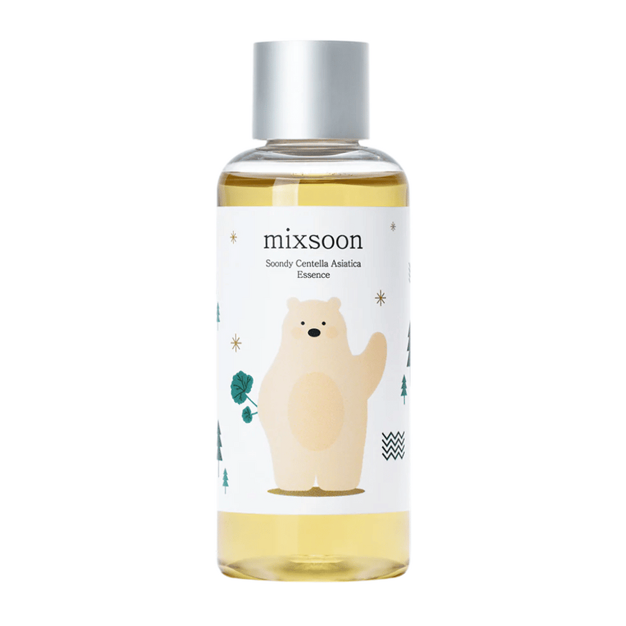Produktbild av Mixsoon Soondy Centella Asiatica Essence i transparent flaska med björnillustration, mot vit bakgrund.