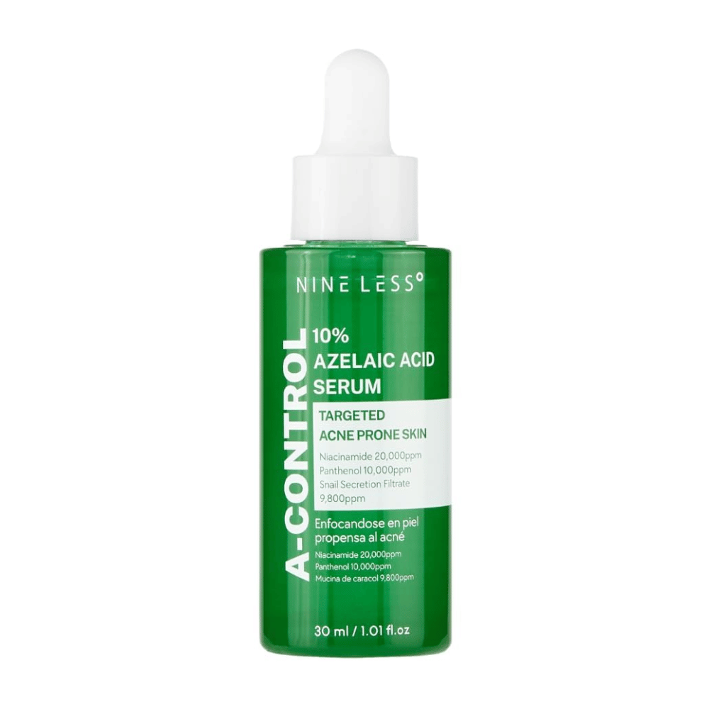 
NINELESS 10% Azelaic Acid Serum is een gerichte behandeling voor acnegevoelige huid. Geformuleerd met azelaïnezuur, niacinamide en panthenol, vermindert het roodheid en egaliseert de huidtint terwijl het hydrateert en de huidbarrière beschermt.