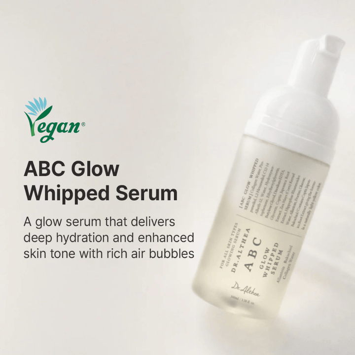Afbeelding – branding / hoofdafbeelding (belangrijkst)
Dr. Althea ABC Glow Whipped Serum – vegan glow serum met luchtige bubbels die de huid hydrateren en zorgen voor een egalere huidteint en natuurlijke glow.