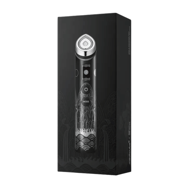 Medicube AGE-R Booster Pro APEC Edition gezichtsapparaat dat de huid stimuleert, de opname van serum verhoogt en zorgt voor een stevigere, stralendere huid.