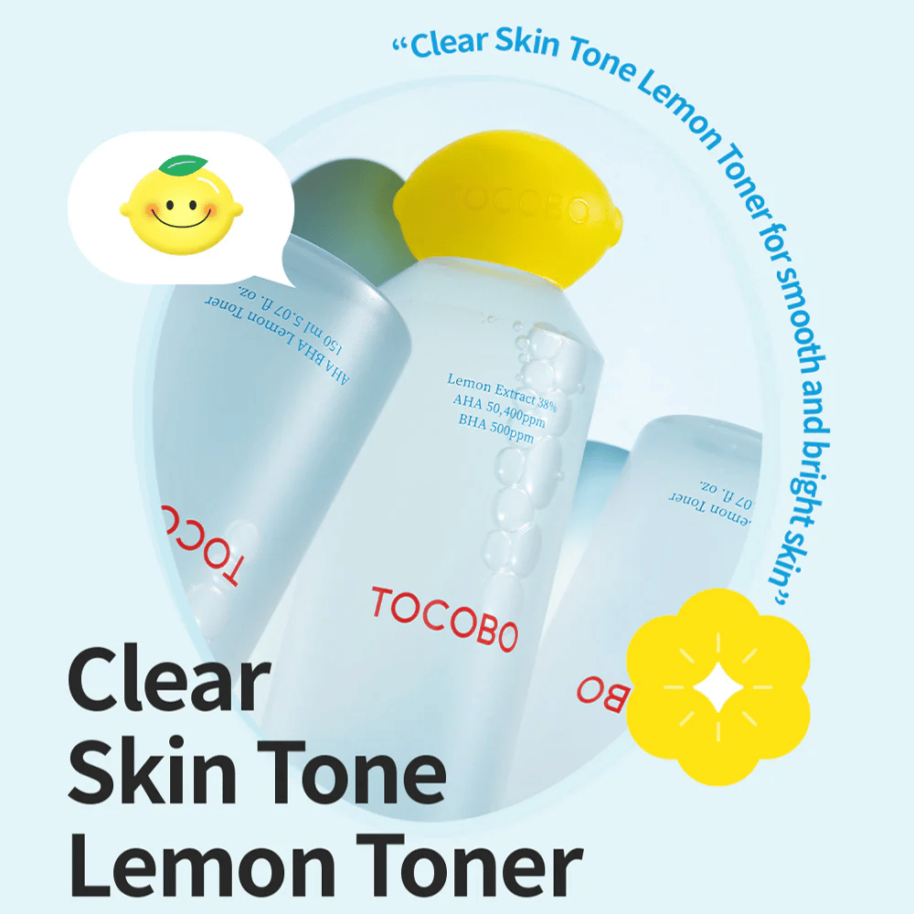 Meerdere flessen van TOCOBO Clear Skin Tone Lemon Toner met geel citroenvormige dop, bubbels in de vloeistof en tekst die de ingrediënten AHA en BHA benadrukt tegen een lichtblauwe achtergrond.