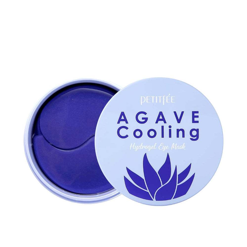 Vrijstaande productafbeelding van PETITFEE Agave Cooling Hydrogel Eye Mask met geopende pot die de paarse hydrogel-patches en de strakke lichtblauwe verpakking toont.