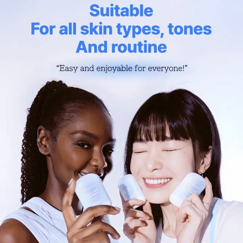 Twee personen tonen COSRX Airy-Light Invisible Sun Stick – lichte zonnebescherming geschikt voor alle huidtypes, tinten en routines.