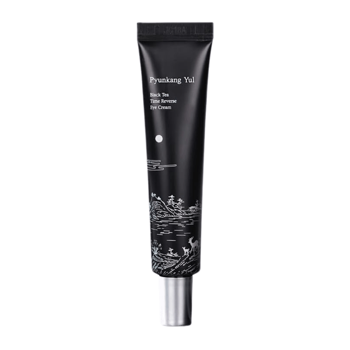 Pyunkang Yul Black Tea Time Reverse Eye Cream 25 ml in zwarte tube met gefermenteerde zwarte thee, peptiden en hydraterende ingrediënten voor de huid rond de ogen.