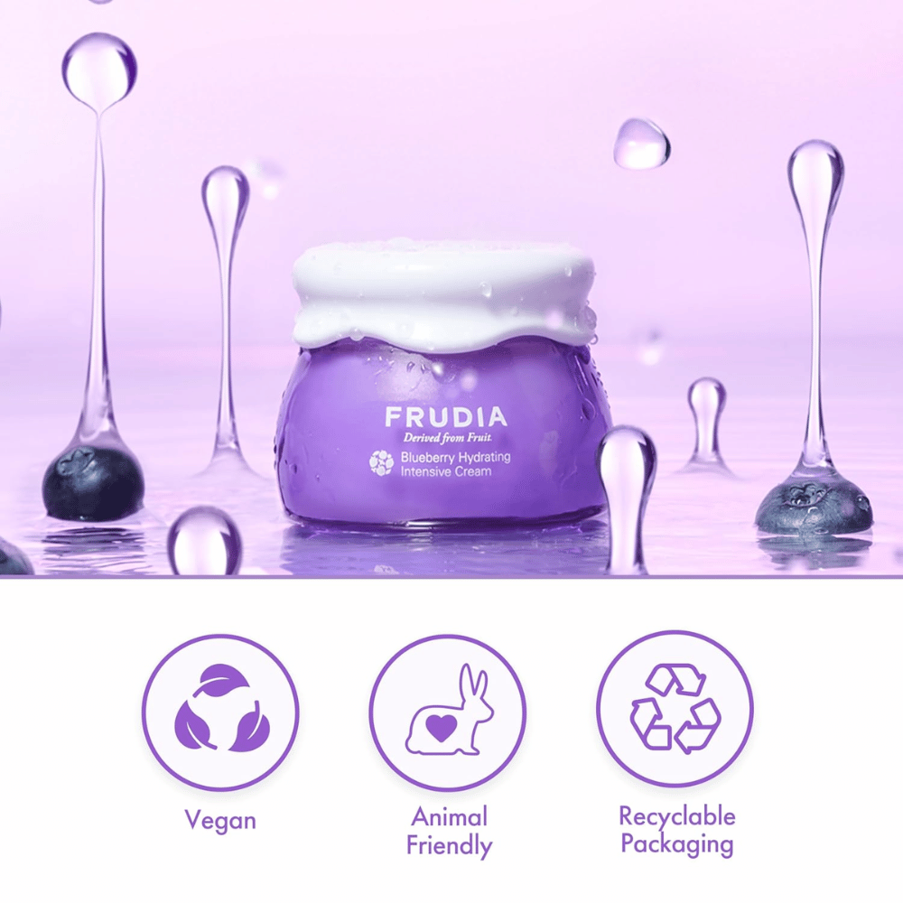 FRUDIA Blueberry Hydrating Intensive Cream in wateromgeving met veganistische formule, cruelty-free eigenschappen en recyclebare verpakking