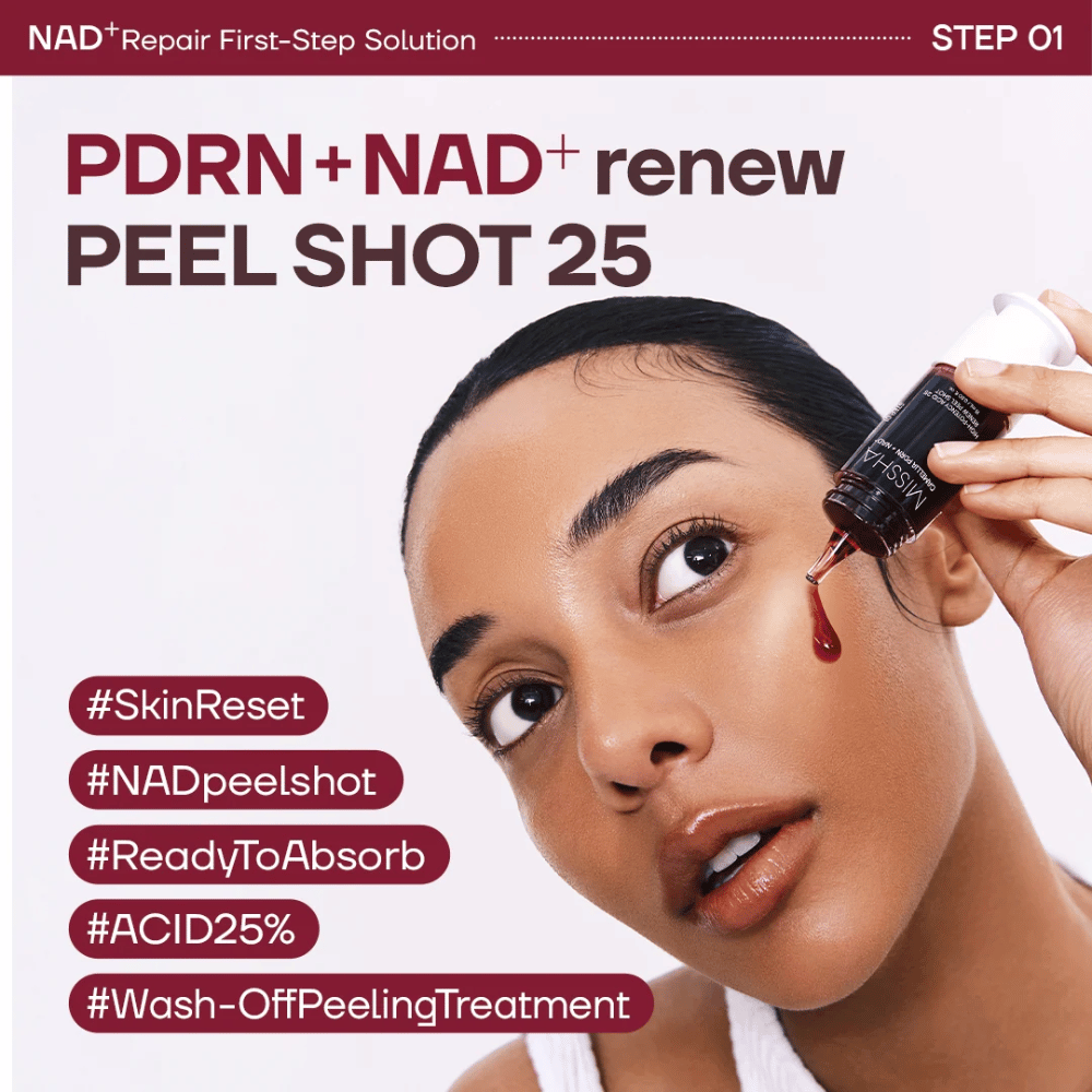 4. MISSHA Camellia PDRN NAD+ High-Potency Acid 25 Renew Peel Shot – model brengt exfoliërende peeling aan op de wang