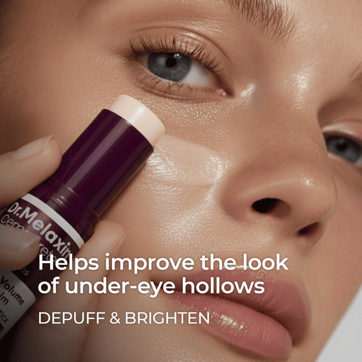 Dr. Melaxin Calcium Volume Multi Balm wordt onder de ogen gebruikt om zwelling te verminderen, op te lichten en zichtbare holtes te verbeteren.