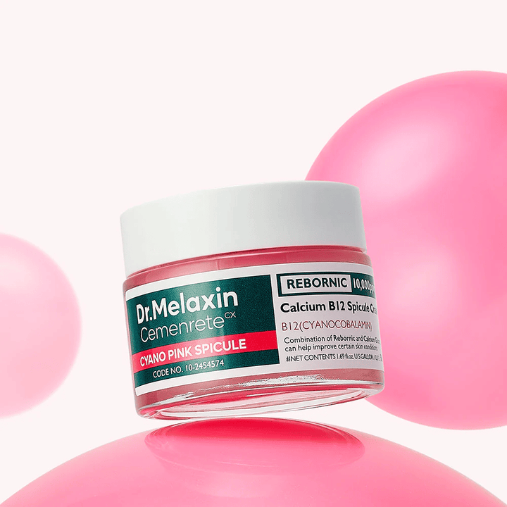 Dr. Melaxin Cemenrete Cyano Pink Spicule Cream met cyanocobalamine en spicules die de huid helpen vernieuwen en een egalere teint geven.