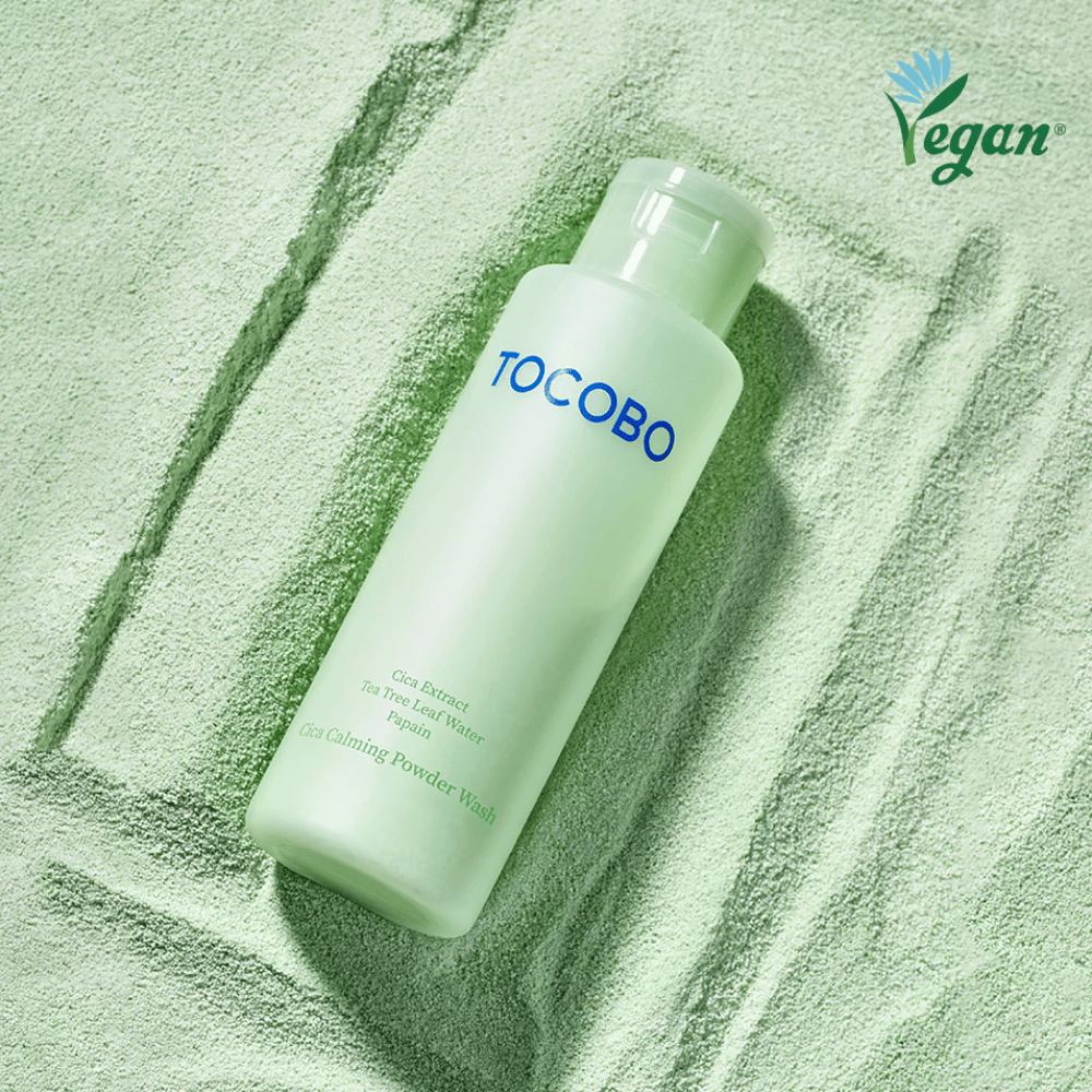TOCOBO Cica Calming Powder Wash met cica en tea tree die de gevoelige huid reinigt, kalmeert en in balans brengt.