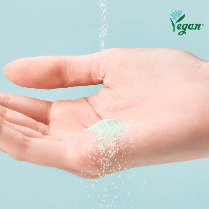 TOCOBO Cica Calming Powder Wash in poedervorm die met water wordt geactiveerd en de huid zacht reinigt.