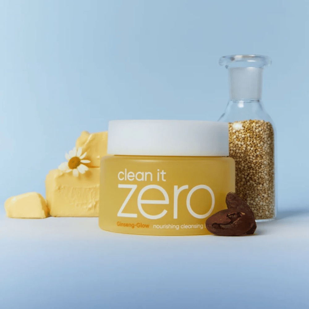 Productafbeelding van Clean It Zero Ginseng-Glow Cleansing Balm met ingrediënteninspiratie zoals ginseng en voedende oliën, een zachte reinigingsbalsem die make-up smelt en de huid reinigt zonder uit te drogen.