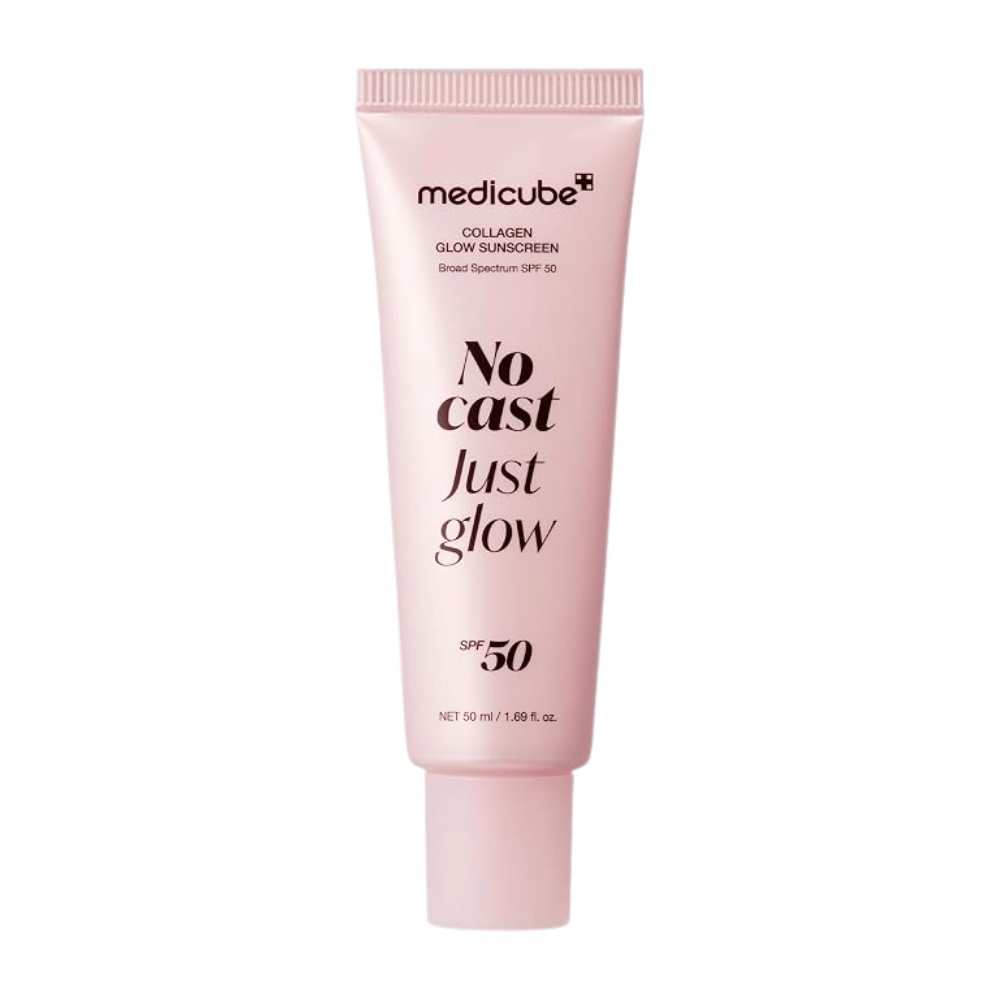 Medicube Collagen Glow Sunscreen SPF 50 50 ml, zonnebescherming met collageen in een lichtroze tube met de tekst No Cast Just Glow tegen een witte achtergrond.