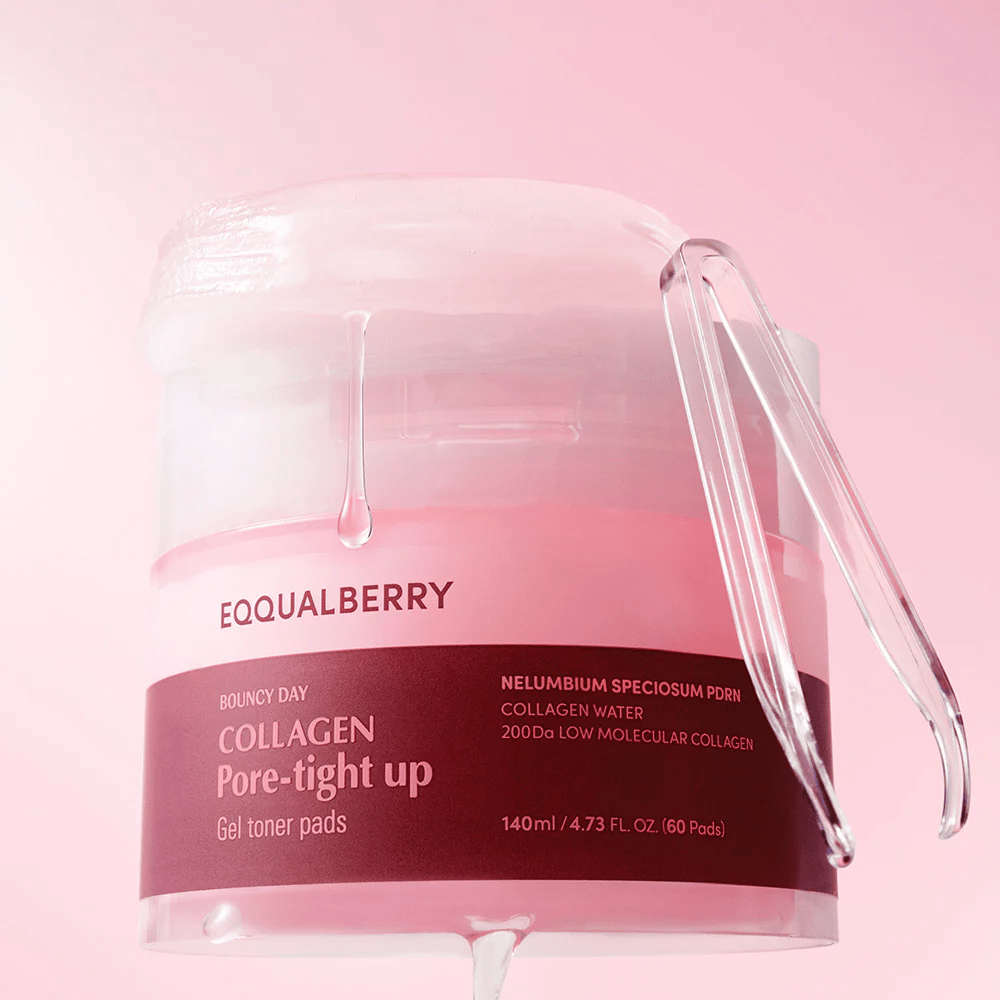 Een verpakking van Collagen Pore-Tight Up Gel Toner Pads, met een roze tint en actieve ingrediënten zoals collageen en Nelumbium Speciosum. Het product toont hoe gel van het masker van de rand van de pot druppelt.