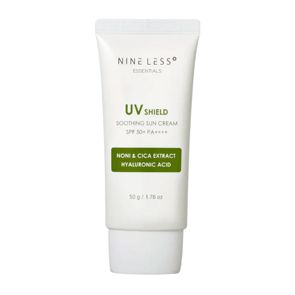 NINE LESS Essentials UV Shield Soothing Sun Cream SPF 50+ PA++++ – hydraterende zonnecrème met noni, cica-extract en hyaluronzuur die de huid beschermt en kalmeert.