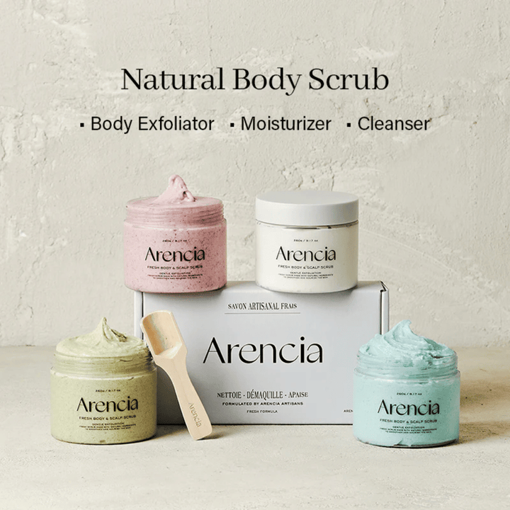 Arencia Fresh Cloud Body & Scalp Scrub in meerdere varianten samen opgesteld. Veganistische lichaamsscrub en hoofdhuid scrub die exfolieert, hydrateert en de huid reinigt.