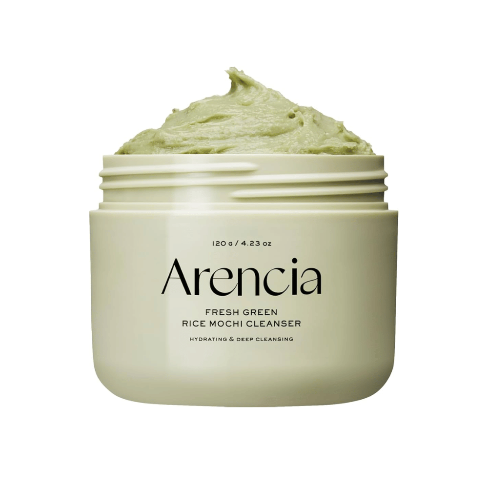 Open pot met Arencia Fresh Green Rice Mochi Cleanser 120g, een groene romige reiniger met de tekst "Hydrating & Deep Cleansing" op de verpakking.