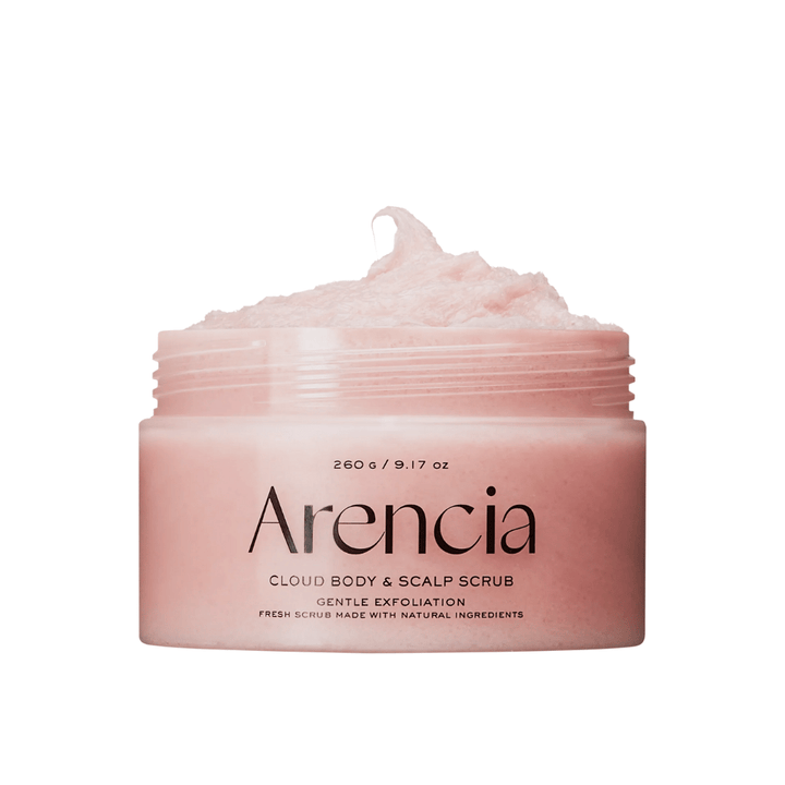 Arencia Fresh Cloud Scrub Lavender & Pear in open pot op witte achtergrond. Romige lichaamsscrub en hoofdhuid scrub die zacht exfolieert en de huid zacht en gehydrateerd achterlaat.