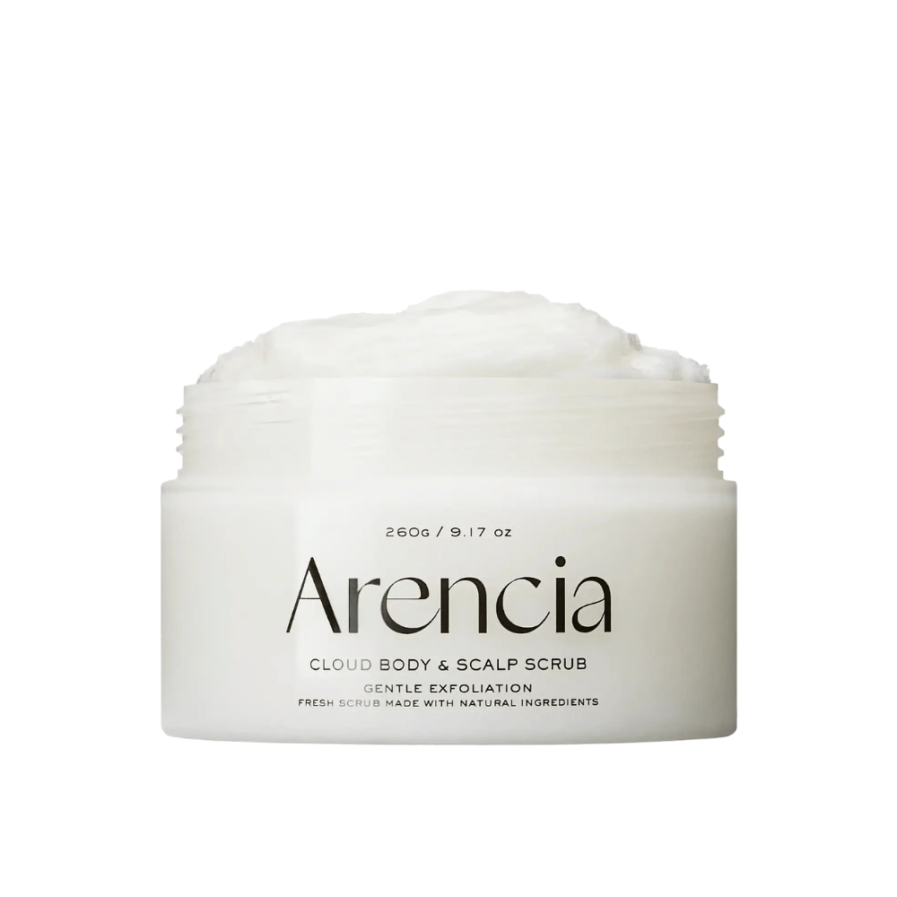 Arencia Fresh Cloud Scrub White Tea & Neroli in open pot op witte achtergrond. Romige lichaamsscrub en hoofdhuid scrub die zacht exfolieert en zachte, gehydrateerde huid geeft.
