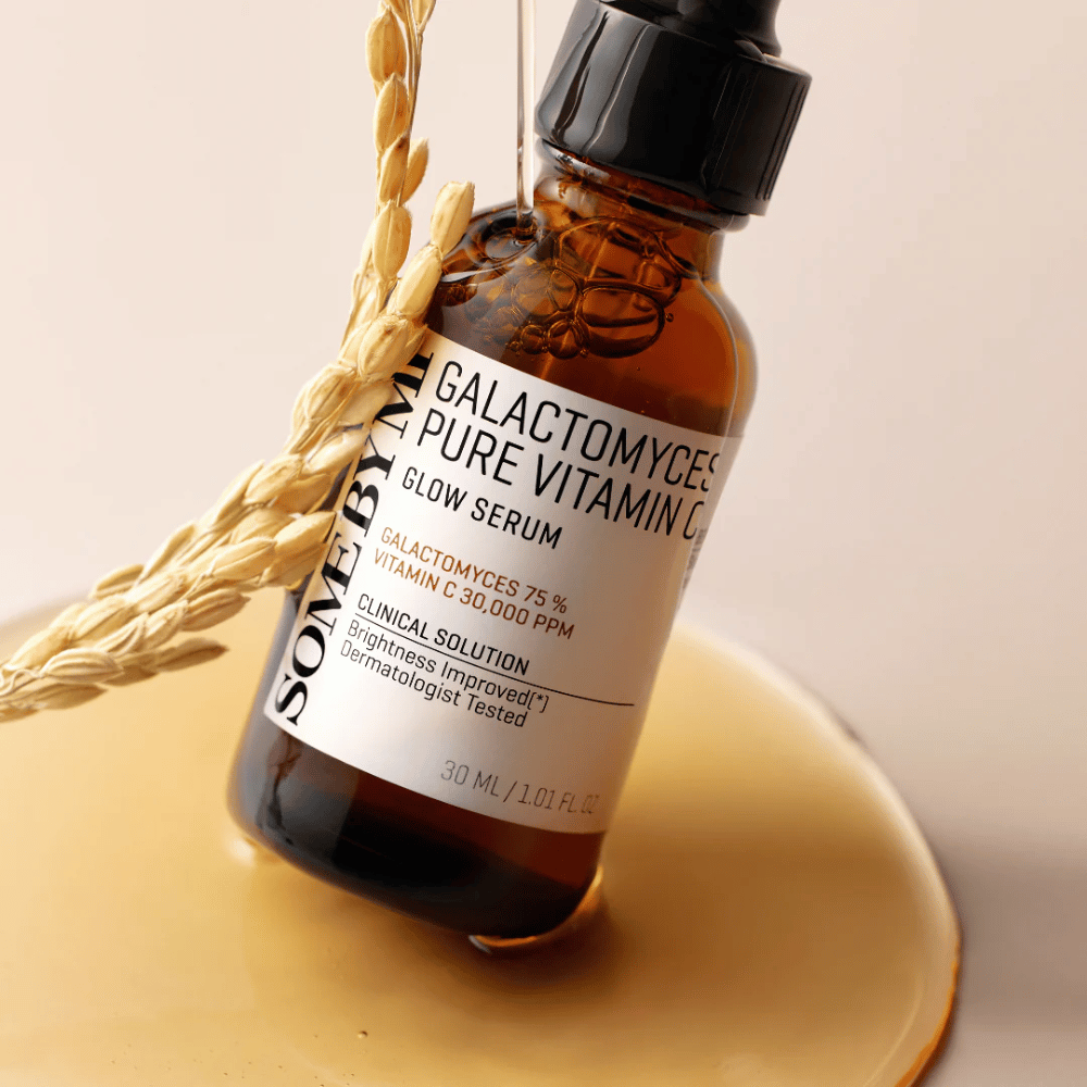 Some By Mi Galactomyces Pure Vitamin C Glow Serum is een krachtige oplossing om de glans en gelijkmatigheid van de huid te verbeteren. Met 75% galactomyces-extract en 30.000 ppm vitamine C biedt dit serum intense verlichting en hydratatie.