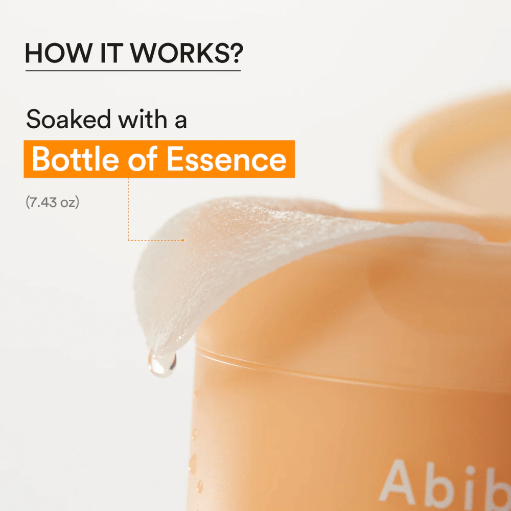 Close-up van een hydraterende tonerpad doordrenkt met essence van Abib Glutathiosome Dark Spot Pad Vita Touch.