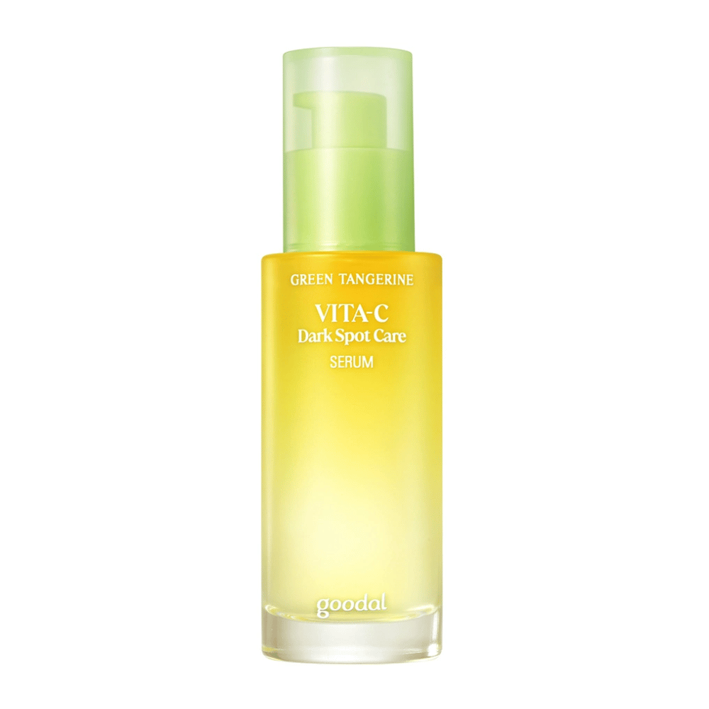 Een fles Green Tangerine Vita C Dark Spot Care Serum 40ml van Goodal voor hyperpigmentatie op witte achtergrond.