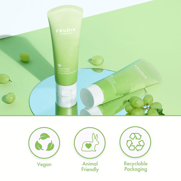 FRUDIA Green Grape Pore Control Scrub Cleansing Foam – veganistische en cruelty-free gezichtsreiniger met recyclebare verpakking, ontwikkeld voor effectieve poriënverzorging.
