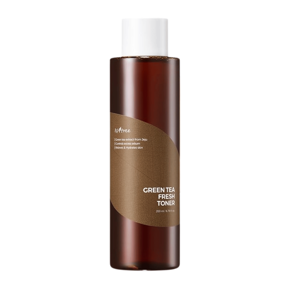 Productafbeelding van Isntree Green Tea Fresh Toner tegen een witte achtergrond. De talgbalancerende toner met groene thee van Jeju helpt overtollig talg te reguleren en hydrateert en kalmeert tegelijkertijd de huid.