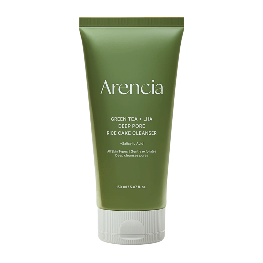 Zuivere productafbeelding van Arencia Green Tea + LHA Deep Pore Rice Cake Cleanser in groen tube-ontwerp met focus op minimalistische en moderne verpakking.