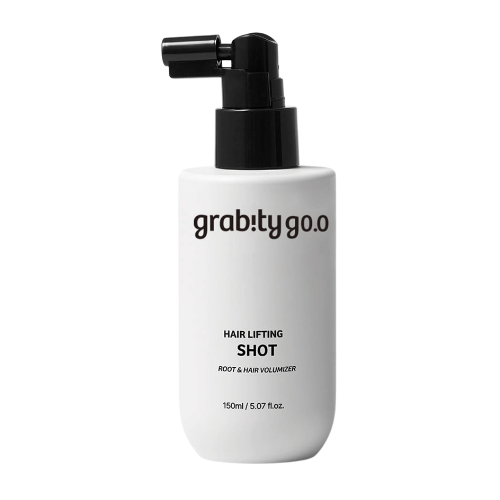 Grabity Hair Lifting Shot Root & Hair Volumizer in een stijlvolle witte sprayfles. Een volumegevend haarproduct ontwikkeld om de haarwortels te liften, het haar voller te maken en styling te vergemakkelijken.
