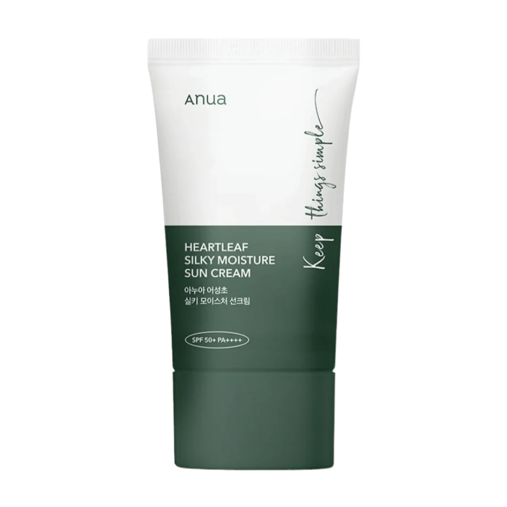 Een tube met "Heartleaf Silky Moisture Sun Cream" van Anua, SPF 50+ PA++++.