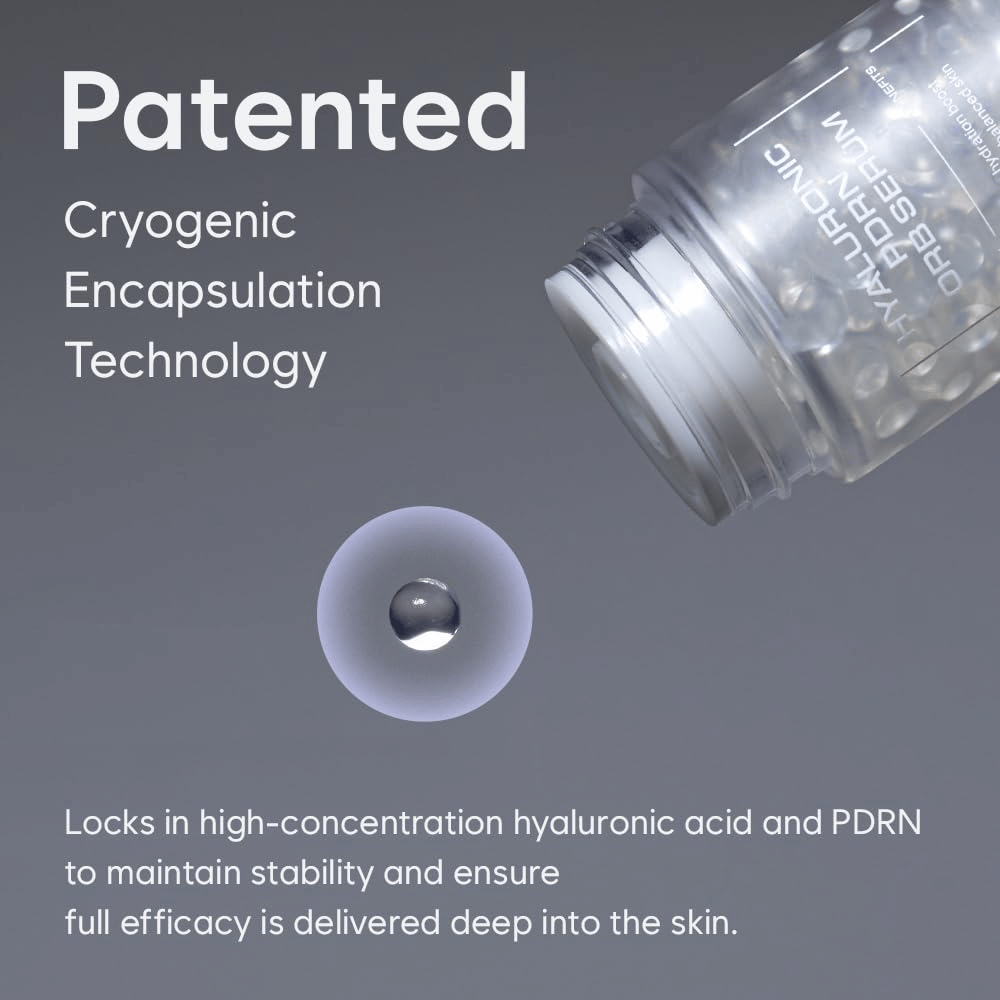 Illustratie van HAUA Hyaluronic PDRN Orb Serum en de gepatenteerde cryogene inkapselingstechnologie. Een serumbol wordt naast de verpakking getoond om de technologie achter de inkapseling van ingrediënten te benadrukken.