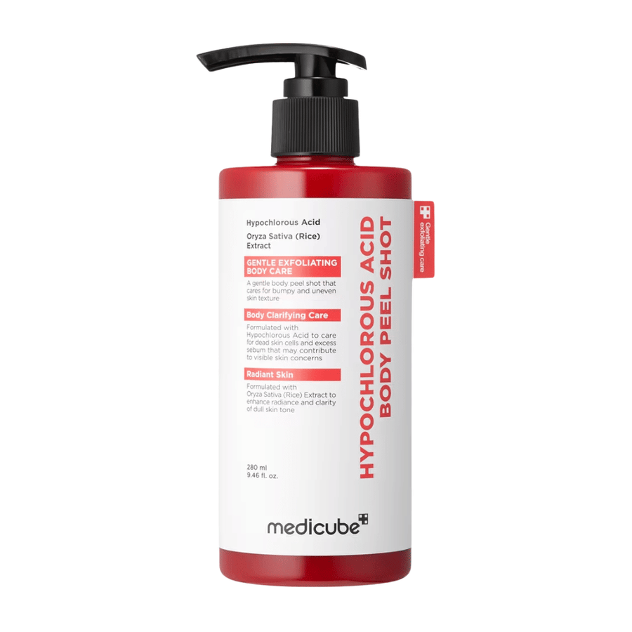 Vrijstaande productafbeelding van Medicube Hypochlorous Acid Body Peel Shot in een rode pompfles voor exfoliërende lichaamsverzorging en hydratatie van ruwe huid.