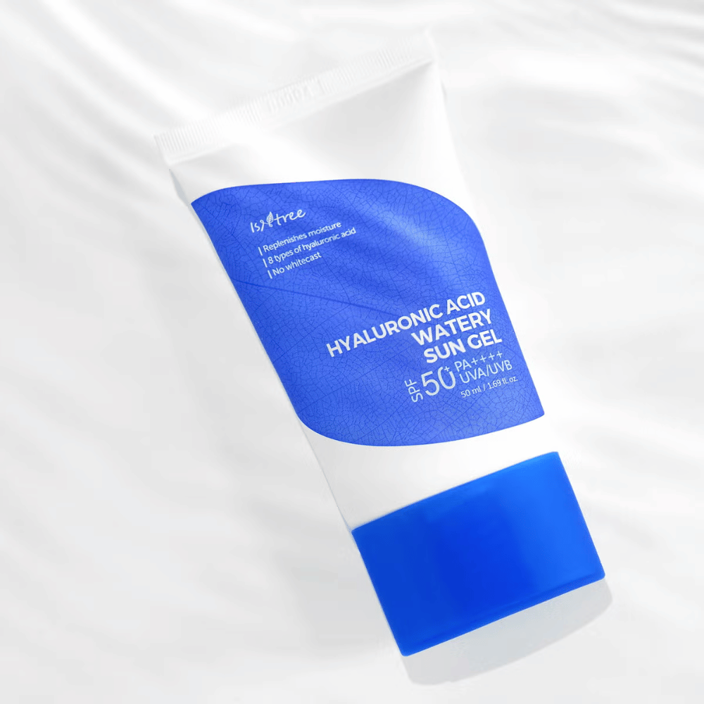 Isntree Hyaluronic Acid Watery Sun Gel SPF50+ PA++++ 50ml – Koreaanse zonnecrème met 8 soorten hyaluronzuur voor intensieve hydratatie en UV-bescherming.