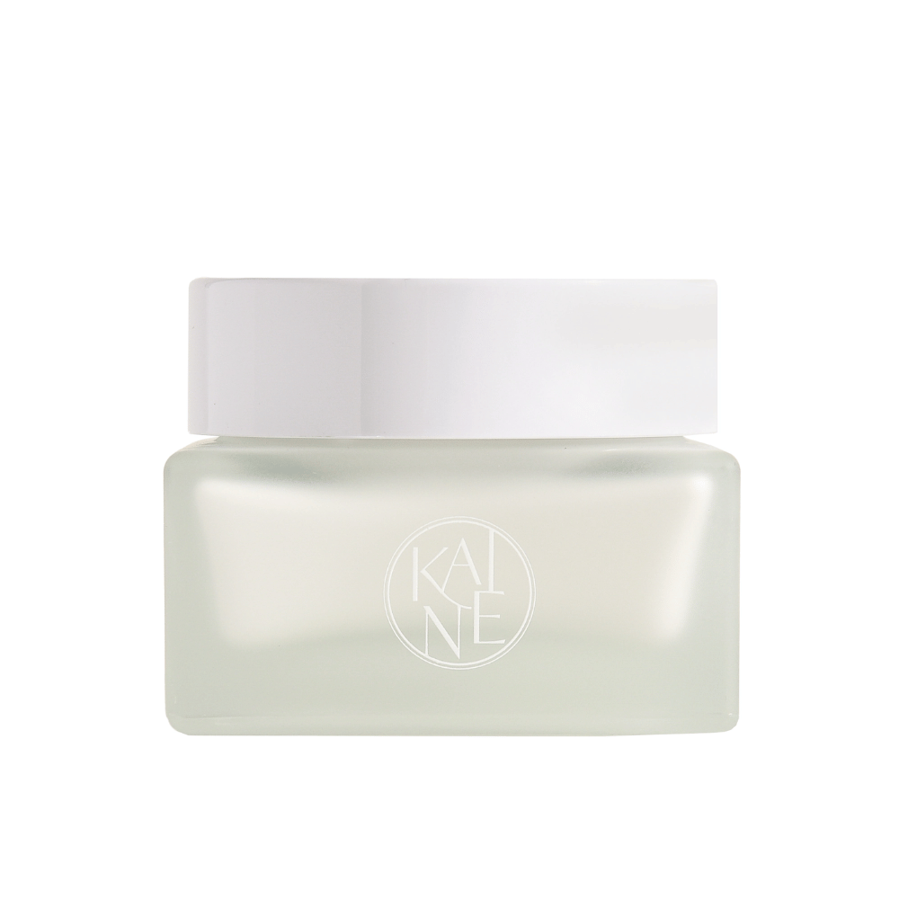 Een witte pot met KAINE Vegan Collagen Youth Cream 50 ml met een witte deksel die anti-aging en hydratatie bevordert.