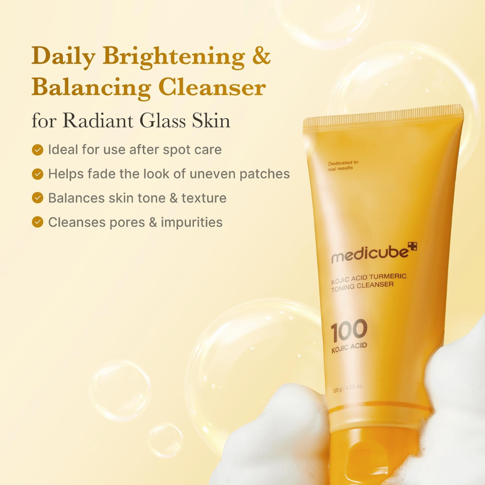 Medicube Kojic Acid Turmeric Toning Cleanser, reiniger voor een egalere huidtoon en meer uitstraling. Gele tube met reinigingsschuim en productvoordelen.