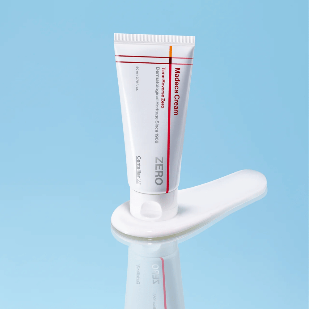 MADECA Cream Time Reverse Zero aangebracht op crèmetextuur – zachte en lichte gezichtscrème die snel wordt geabsorbeerd en geschikt is voor gevoelige en gestreste huid.
