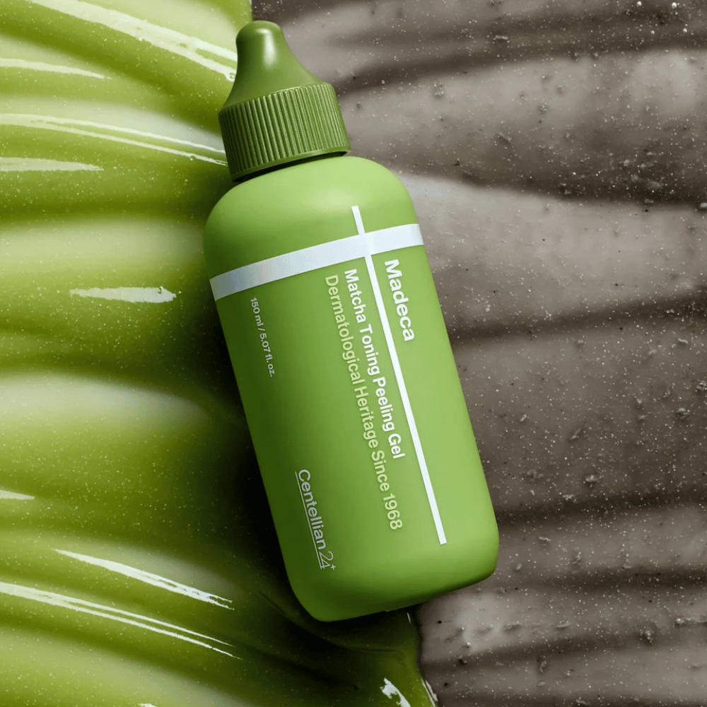 Centellian24 Madeca Matcha Toning Peeling Gel – Koreaanse peeling gel met matcha die helpt de huid zachtjes te exfoliëren, dode huidcellen te verwijderen en een helderdere en egalere huidtint te geven.