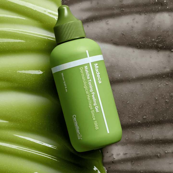 Centellian24 Madeca Matcha Toning Peeling Gel – Koreaanse peeling gel met matcha die helpt de huid zachtjes te exfoliëren, dode huidcellen te verwijderen en een helderdere en egalere huidtint te geven.