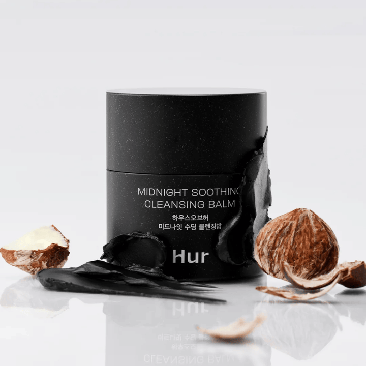Hoe Midnight Soothing Cleansing Balm met balsemtextuur en natuurlijke ingrediënten. Zachte gezichtsreiniging die de huid kalmeert en make-up verwijdert.