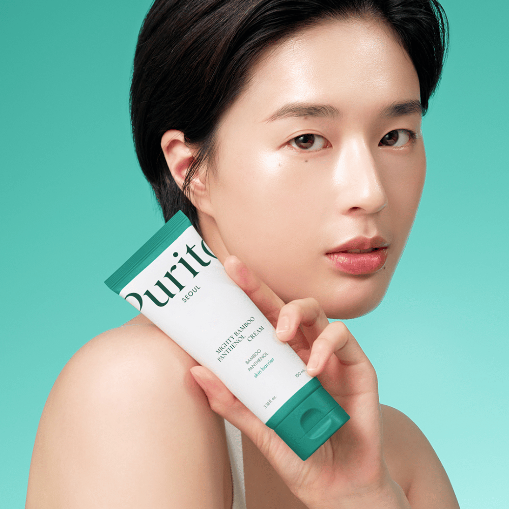 Purito Mighty Bamboo Panthenol Cream is een voedzame vochtinbrengende crème die bamboe-extract en panthenol bevat om de huidbarrière te versterken en gevoelige huid te kalmeren. Het hydrateert diep, vermindert roodheid en laat de huid zacht en gebalanceerd achter. Perfect voor dagelijks gebruik.