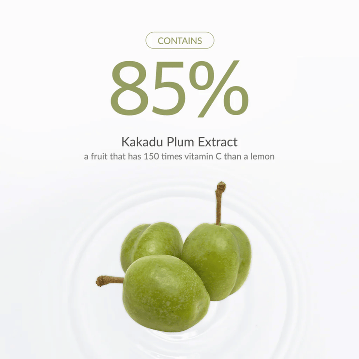 Dr. Althea Natural Radiance Essence met 85% Kakadu Plum Extract, rijk aan vitamine C om glans te geven, de huidtint te egaliseren en de glow te boosten.