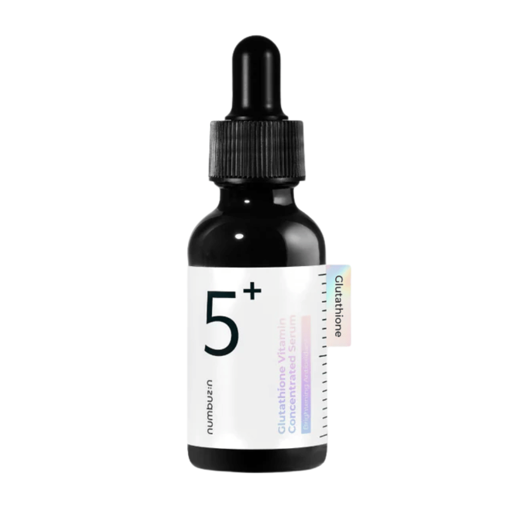 Produktbild på Numbuzin No.5+ Glutathione Vitamin Concentrated Serum i svart glasflaska med pipett. För pigmentutjämnande resultat.