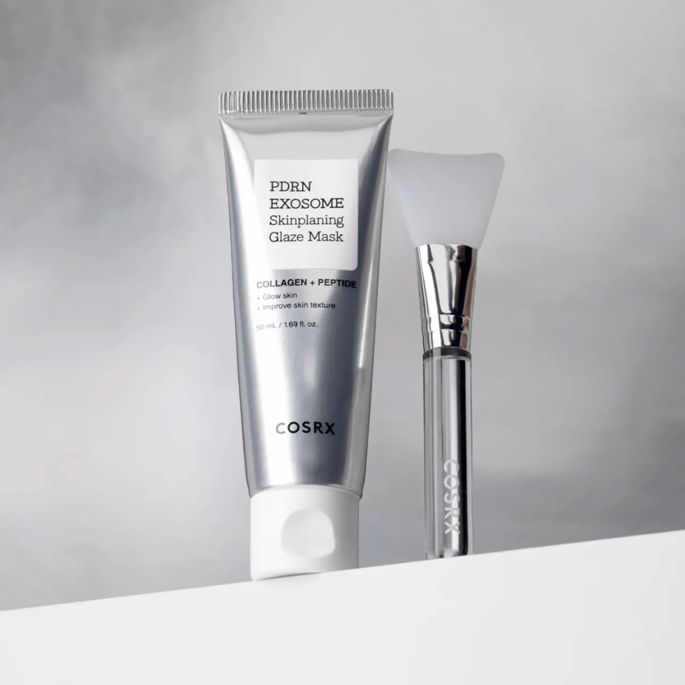 COSRX PDRN EXOSOME Skinplaning Glaze Mask met borstel voor eenvoudige applicatie en resultaten die zorgen voor een stralende en gladde huid.