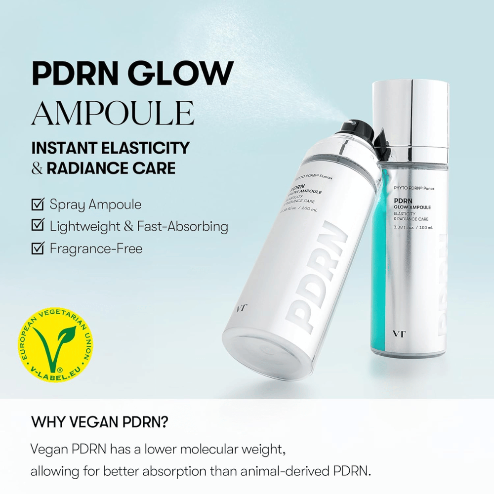 Afbeelding van twee flessen VT PDRN Glow Ampoule, een spuitfles en een pompflacon, met informatie dat het product onmiddellijke elasticiteit en glans biedt. De tekst vermeldt dat het product licht, snel absorberend en geurloos is, en dat het veganistische PDRN bevat voor betere absorptie. V-label voor vegetarische inhoud is ook zichtbaar.