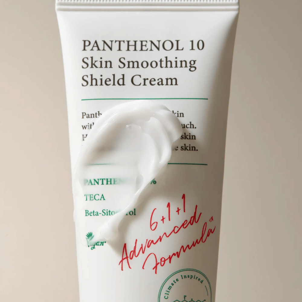 AXIS-Y Panthenol 10 Skin Smoothing Shield Cream met romige textuur