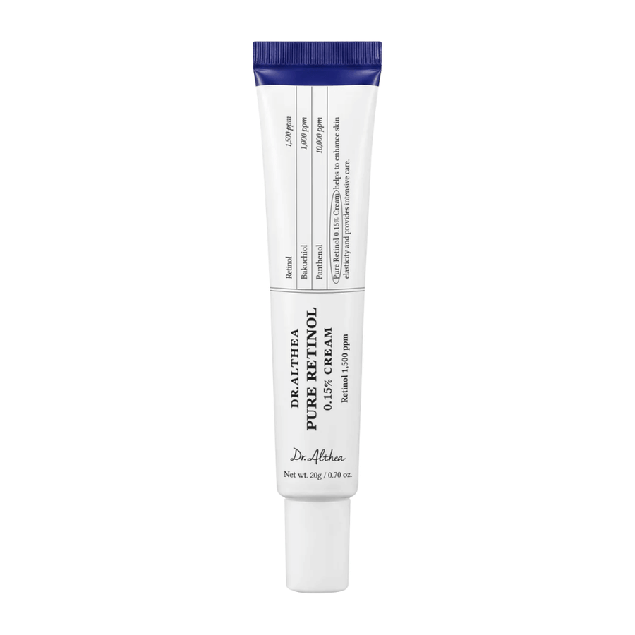 Vrijstaande productafbeelding van Dr. Althea Pure Retinol 0.15% Cream tegen een witte achtergrond. Het minimalistische tubeontwerp benadrukt de schone en klinische uitstraling van het product, terwijl de concentratie retinol duidelijk op de verpakking wordt gecommuniceerd.