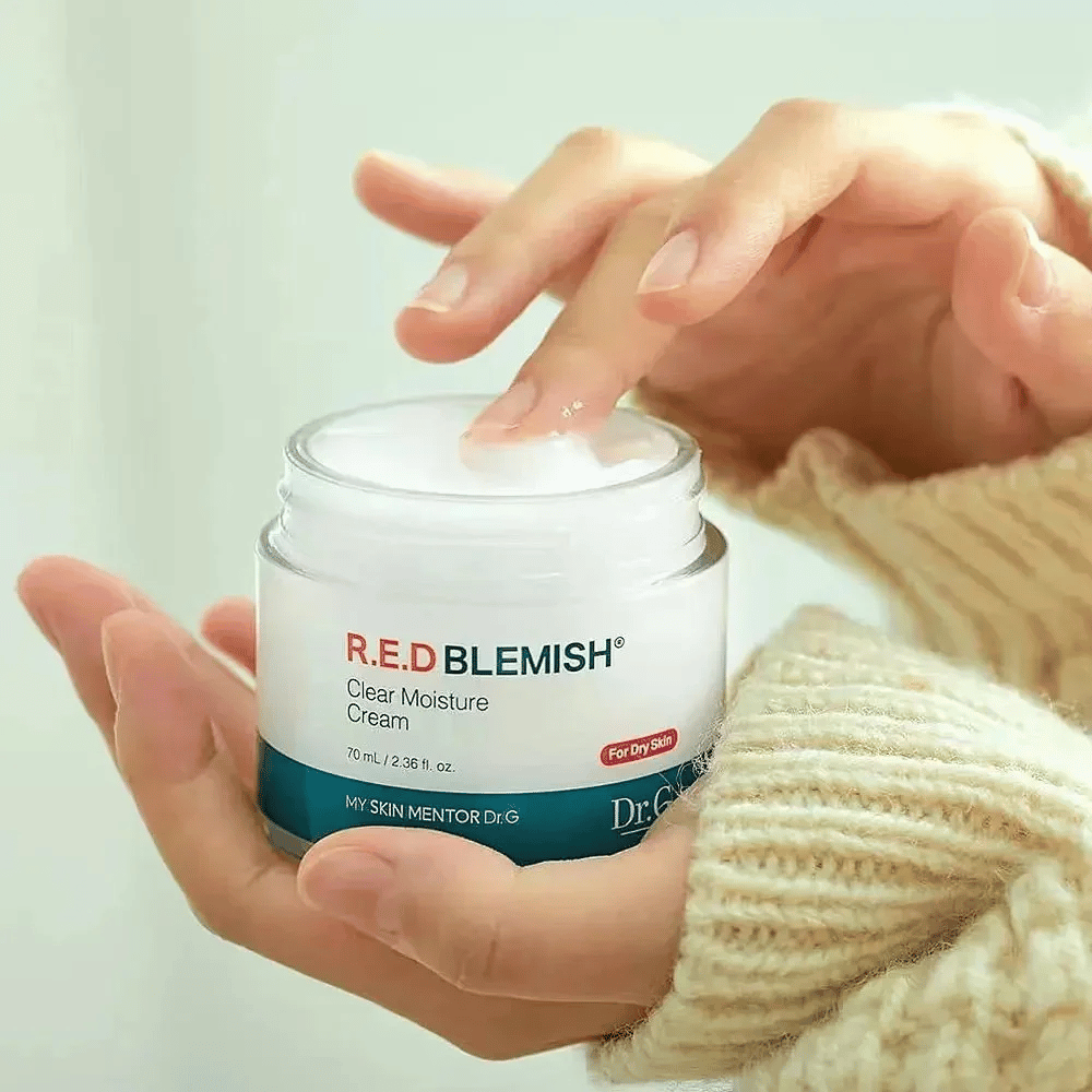 Dr.G R.E.D Blemish Clear Moisture Cream – hydraterende gezichtscrème voor droge huid met een zachte en romige textuur.