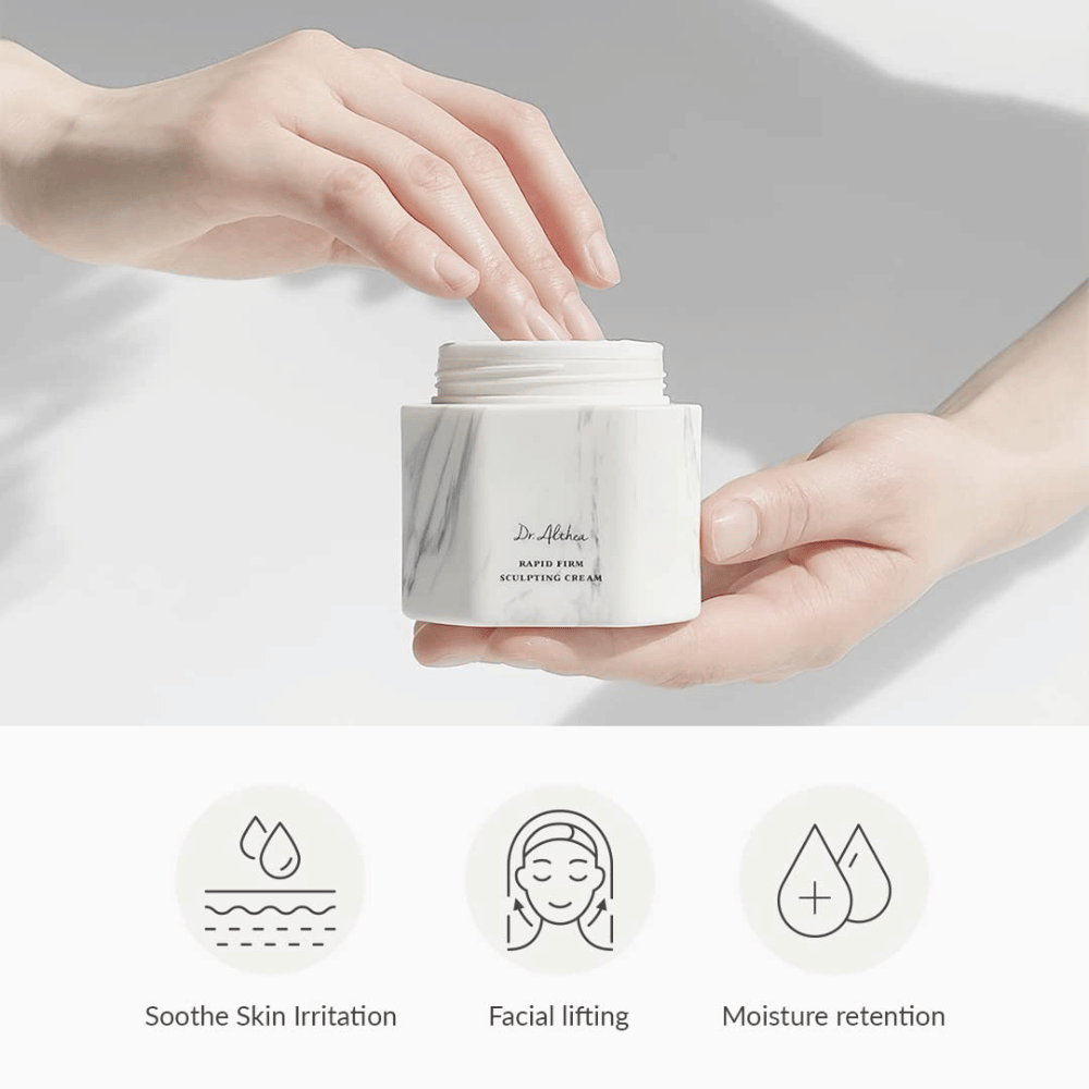 Dr. Althea Rapid Firm Sculpting Cream in een elegante marmeren verpakking. Het product biedt voordelen zoals het kalmeren van huidirritatie, het geven van een facelift en het behouden van vocht. Perfect om de huid te versterken en te liften.