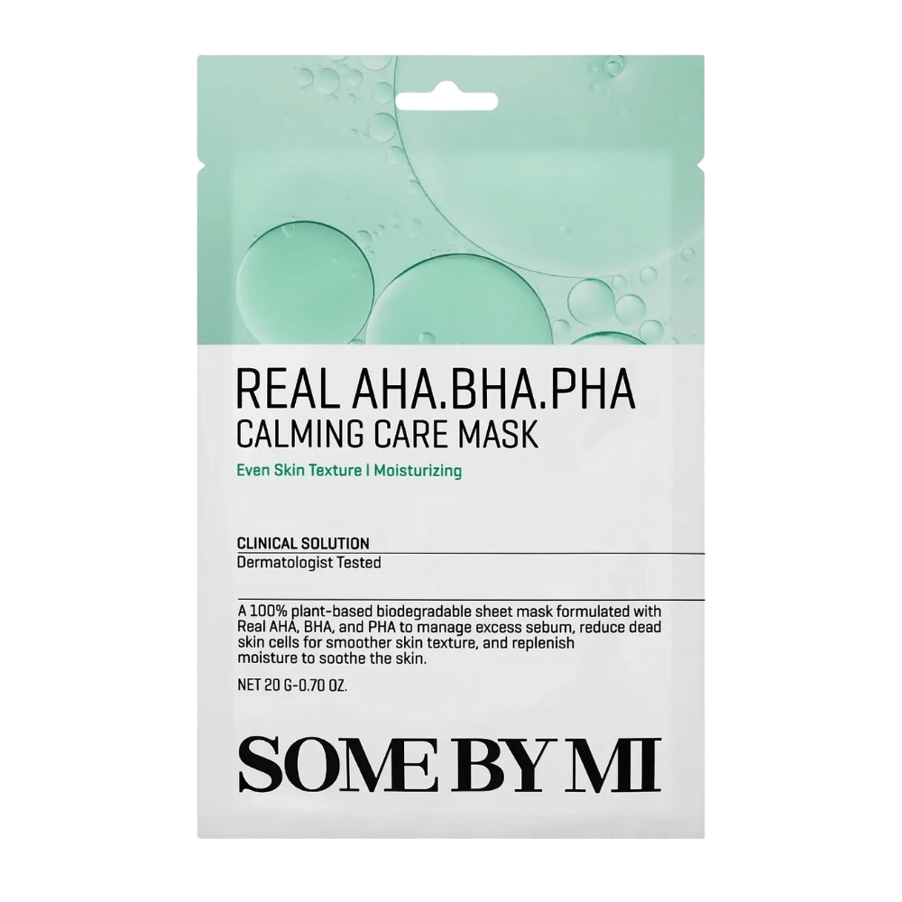 Zuivere productafbeelding van SOME BY MI Real AHA.BHA.PHA Calming Care Mask tegen een witte achtergrond. De verpakking toont de hoofdingrediënten van het product, AHA, BHA en PHA, evenals het doel ervan om de huid te exfoliëren, overtollig talg te verminderen en bij te dragen aan een zachtere en beter gehydrateerde huid. Het ontwerp heeft groene tinten die frisheid en verzorgende eigenschappen uitstralen.