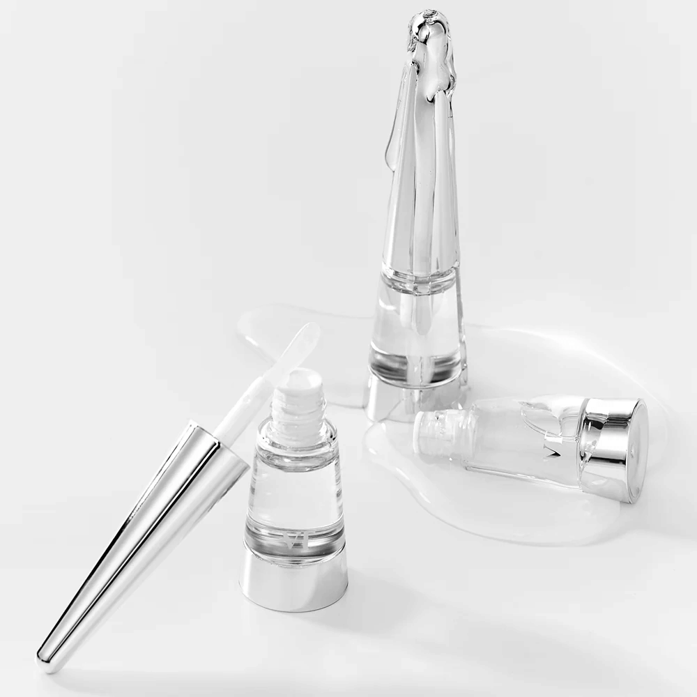 VT Cosmetics Reedle Shot Lip Plumper Beginner met zichtbare serumtextuur die glans, verzachtend effect en vollere lippen biedt.